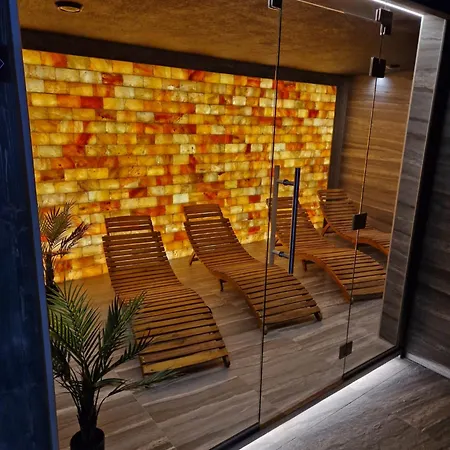 Porty C120 Kasprowicza Pool Sauna Parking