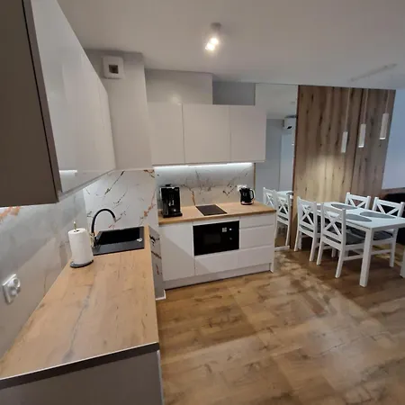 Porty C120 Kasprowicza Pool Sauna Parking קולובז'ג