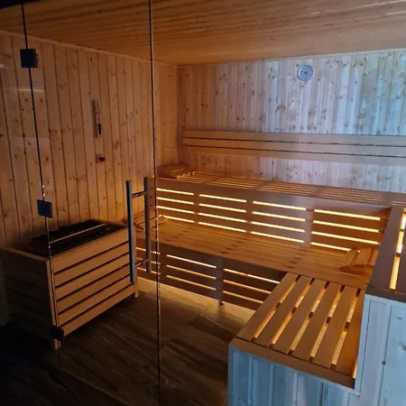 Porty C120 Kasprowicza Pool Sauna Parking