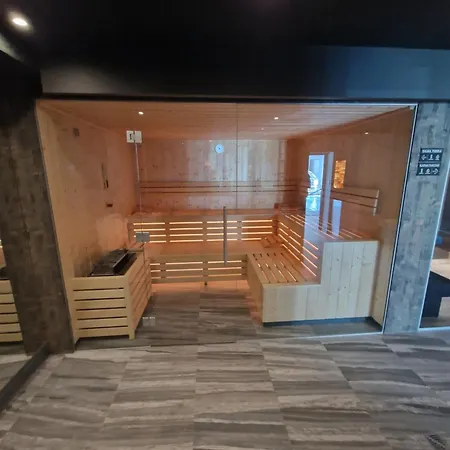 Porty C120 Kasprowicza Pool Sauna Parking アパート